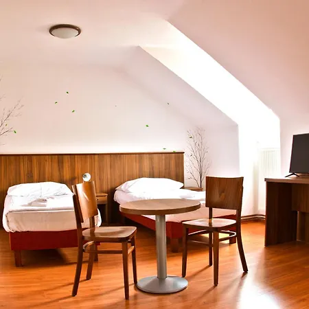 Hotel Kacov Ξενοδοχείο