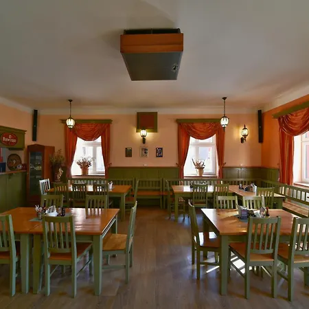 מלון Hotel Kacov