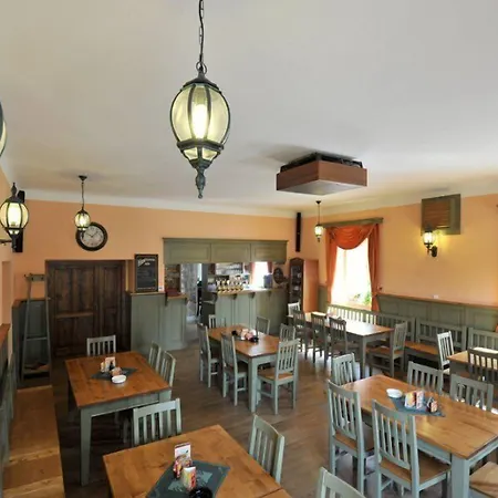 מלון Hotel Kacov Kácov