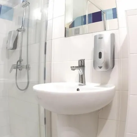 מלון Hotel Kacov Kácov