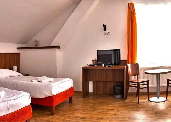 Hotel Kácov Szálloda